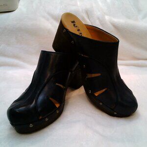 New (without tags) Korks Clogs in Navy Blue Size 11M